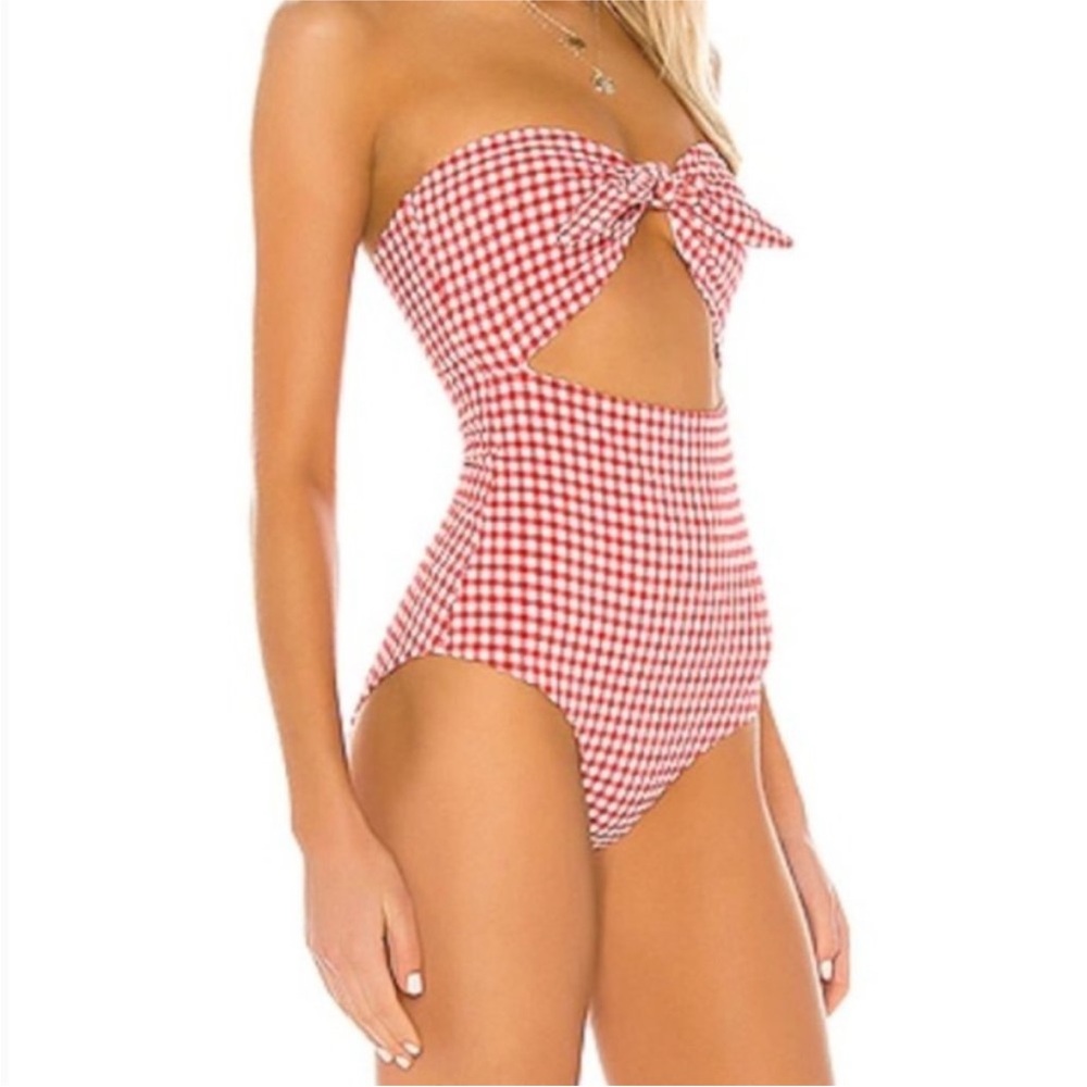 Verdelimon lookalike bathing suite